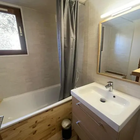 Шале Grand Entre Et Praloup, 3 Chambres, Terrasse Ombragee, Acces Navette Et Golf - Fr-1-165a-121